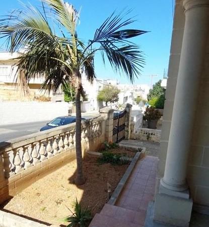 Cosy Bedroom Near University Gzira Exterior foto